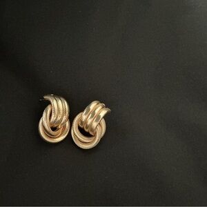 Elegant Gold Knot Earrings